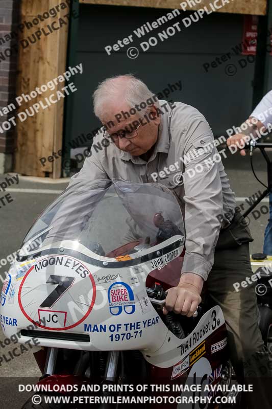 Vintage motorcycle club;eventdigitalimages;mallory park;mallory park trackday photographs;no limits trackdays;peter wileman photography;trackday digital images;trackday photos;vmcc festival 1000 bikes photographs
